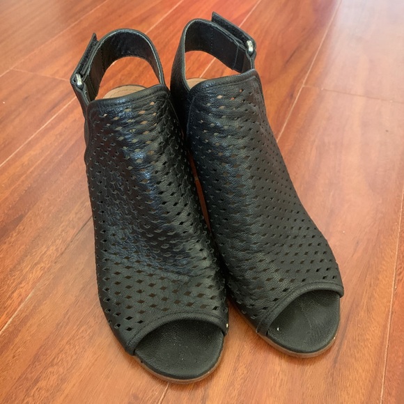 Steve Madden Real Leather Heels - Picture 1 of 6